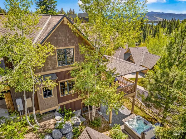 14 Golden Bench Ct, McCall, ID 83615
