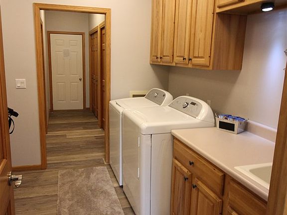 4th image of 1605 Parker Ct