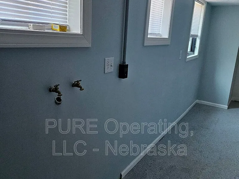 3901 Curtis Ave — Photo 20
