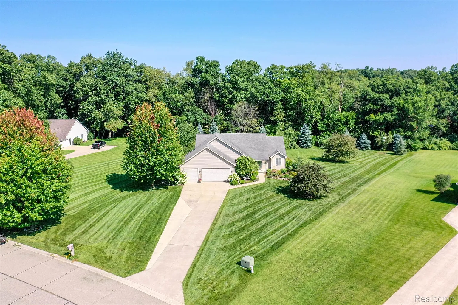 4800 Hidden Hills Cir photo 1