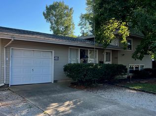 77 Bel Aire Dr, Springfield, IL 62703