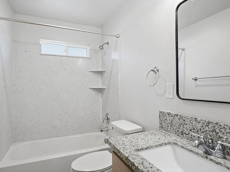 15603 August Ave — Photo 10