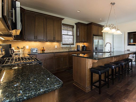3rd image of 1301 Landing Dr