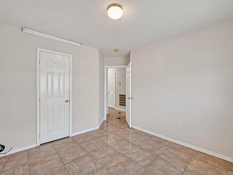 9918 Pierre Ct — Photo 3