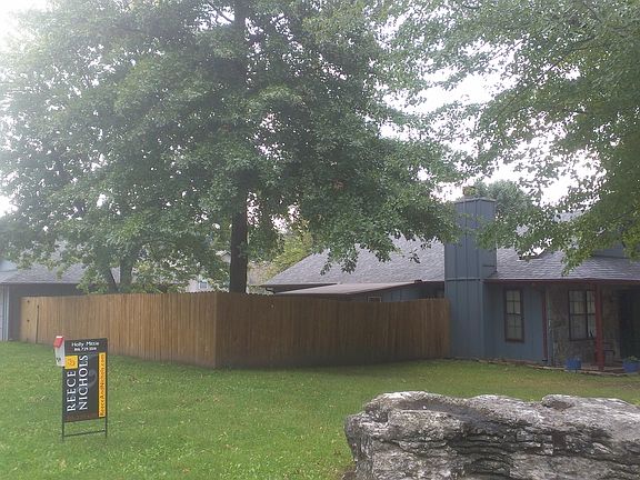 2nd image of 912 NW Downing Ct