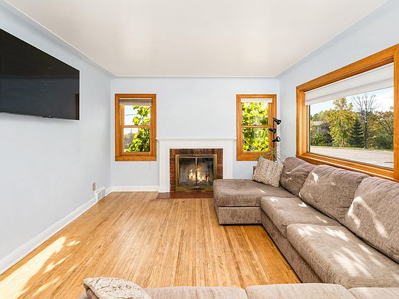 3rd image of 2402 Piedmont Ave