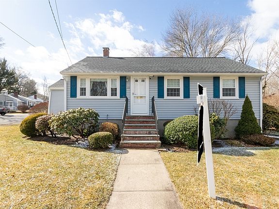 2nd image of 40 Roseen Ave