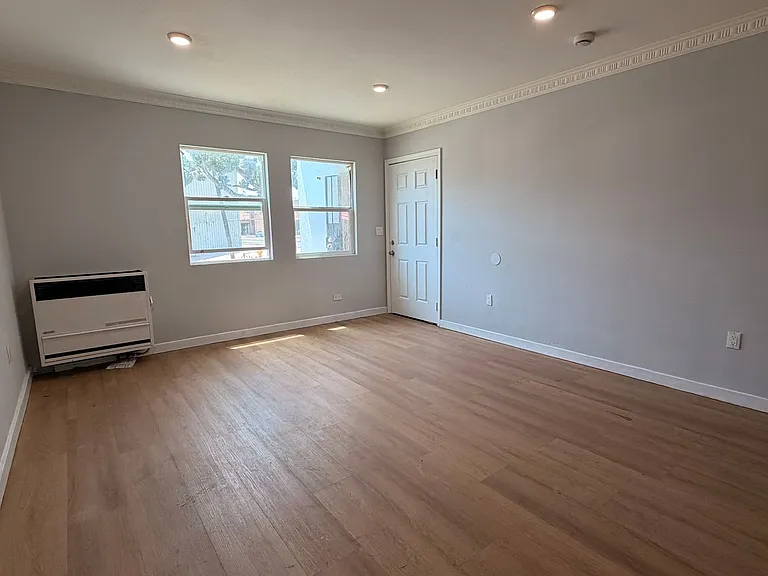 6222 S West Blvd — Photo 9