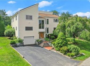 7 Palmieri Rd, Westport, CT 06880