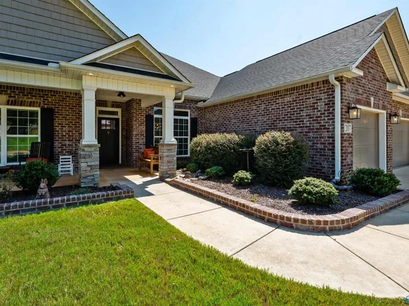 207 Somerdale Ln, Huntsville, AL 35811