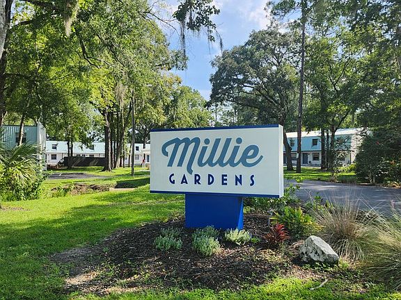 2nd image of 2220 NW 55th Blvd #33