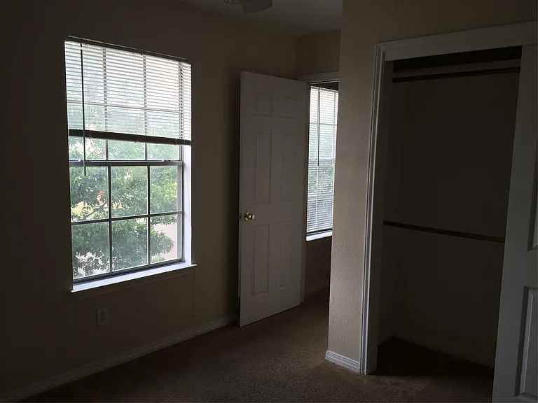3003C Whisper Oaks Ln #C — Photo 5