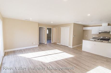 4th image of 4000 Jeffrey Ave