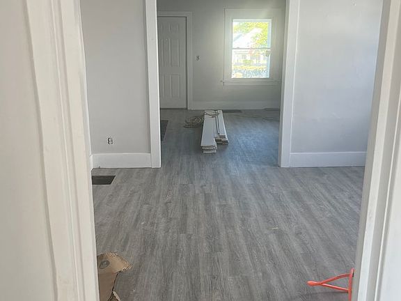 2nd image of 2130-2132 Salem Ave #2130
