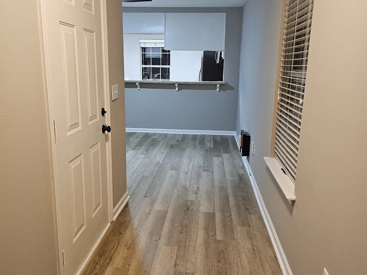 2 bed, 2.5 bath, 1100 sqft, $1,600 — Photo 2