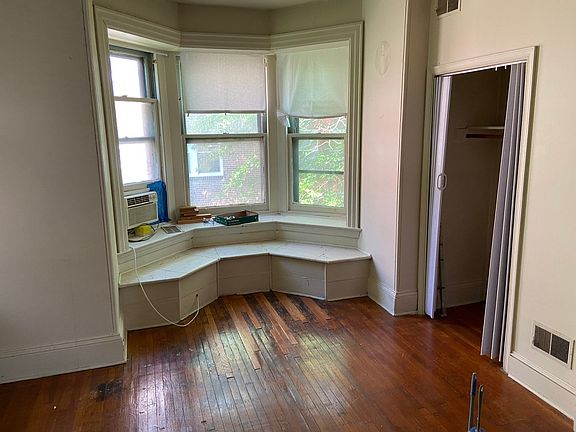 4th image of 5214 Wayne Ave APT C