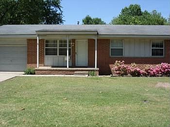 1st image of 304 Petillo St