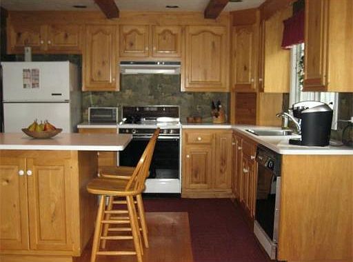 3rd image of 583 Massapoag Ave