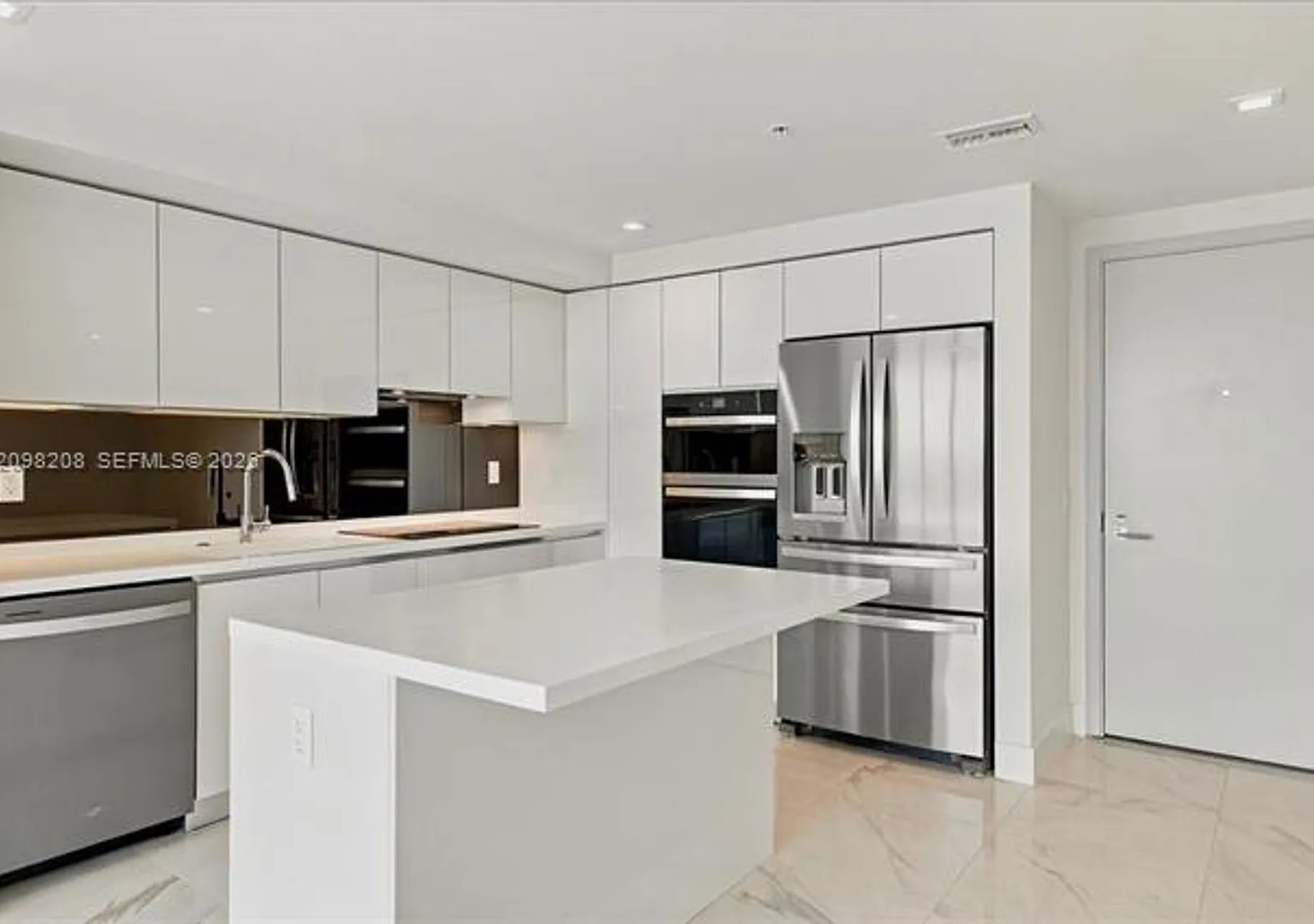 1170 E Hallandale cu-2109, Hallandale Beach, FL 33009 — Photo 1