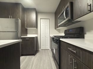 1146 W Morse Ave APT 1B, Chicago, IL 60626