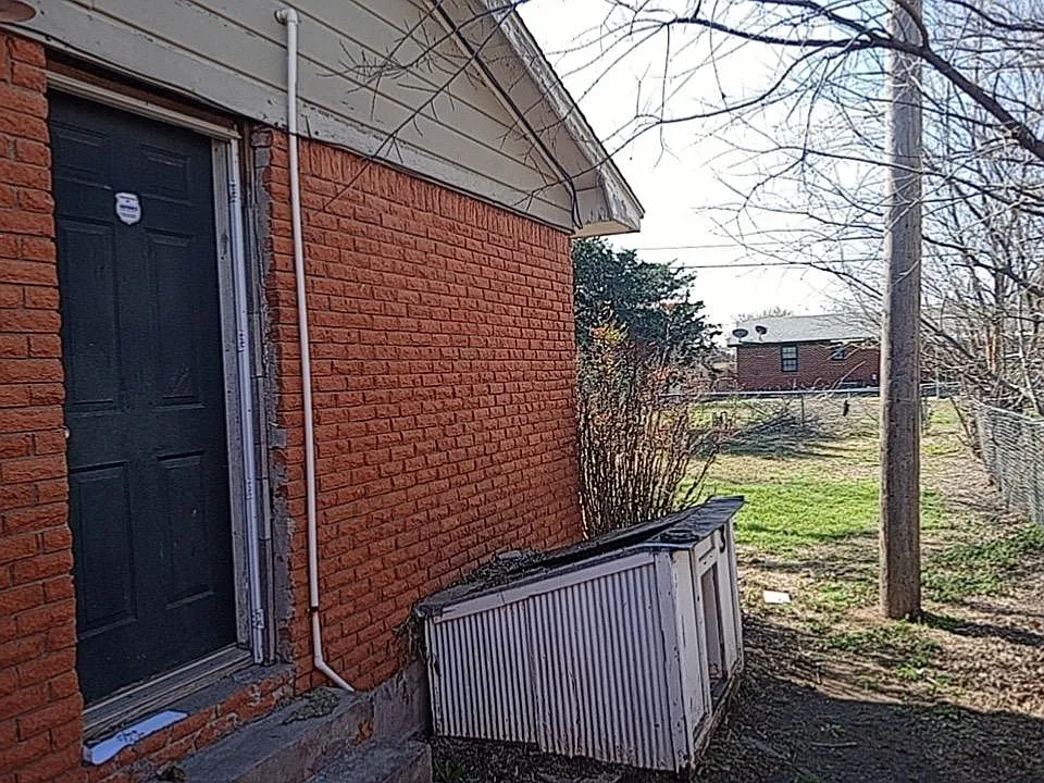 4 bed, 1315 sqft, $1,250 — Photo 2