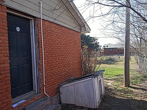 2nd image of 4322 NW Hoover Ave