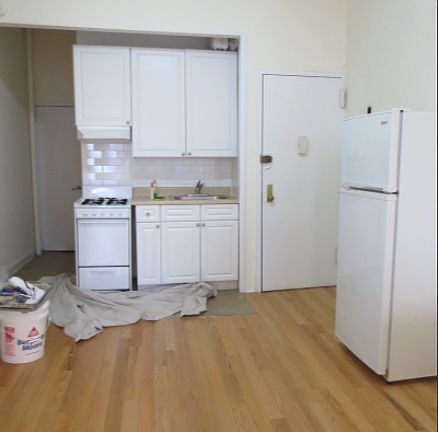 5th image of 139 Thompson St APT 4