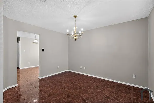 2313 Valley Falls Ave — Photo 7