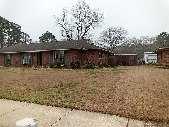3rd image of 124 Carol Villa Dr