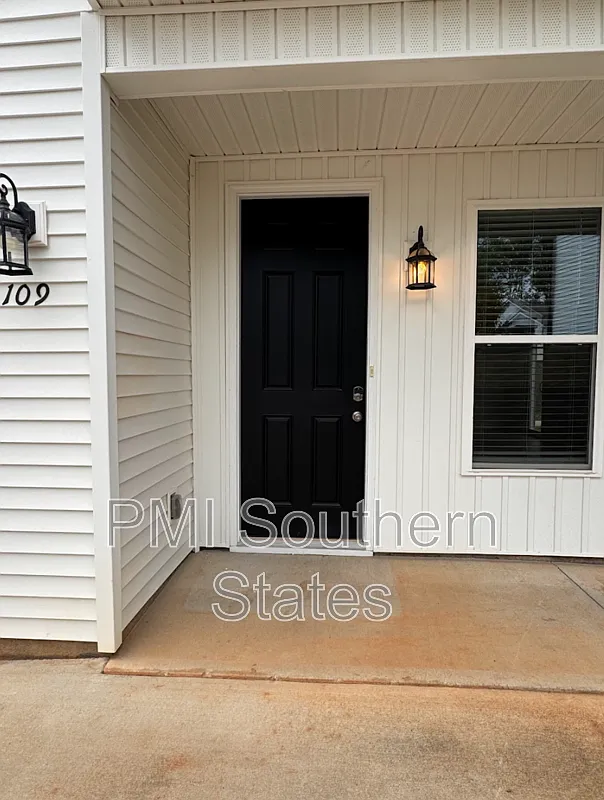 Building Photo - 109 Solis Ct