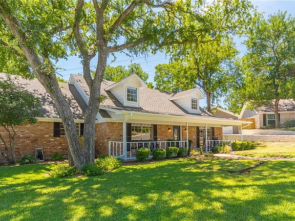 3rd image of 9904 Forest View Dr