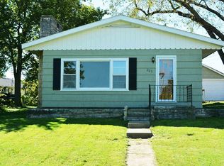 203 N 1st St, Westmoreland, KS 66549