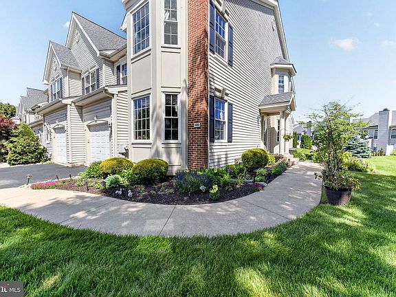 4th image of 106 Julian Dr E