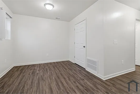 2 bed, 1000 sqft, $941 — Photo 2