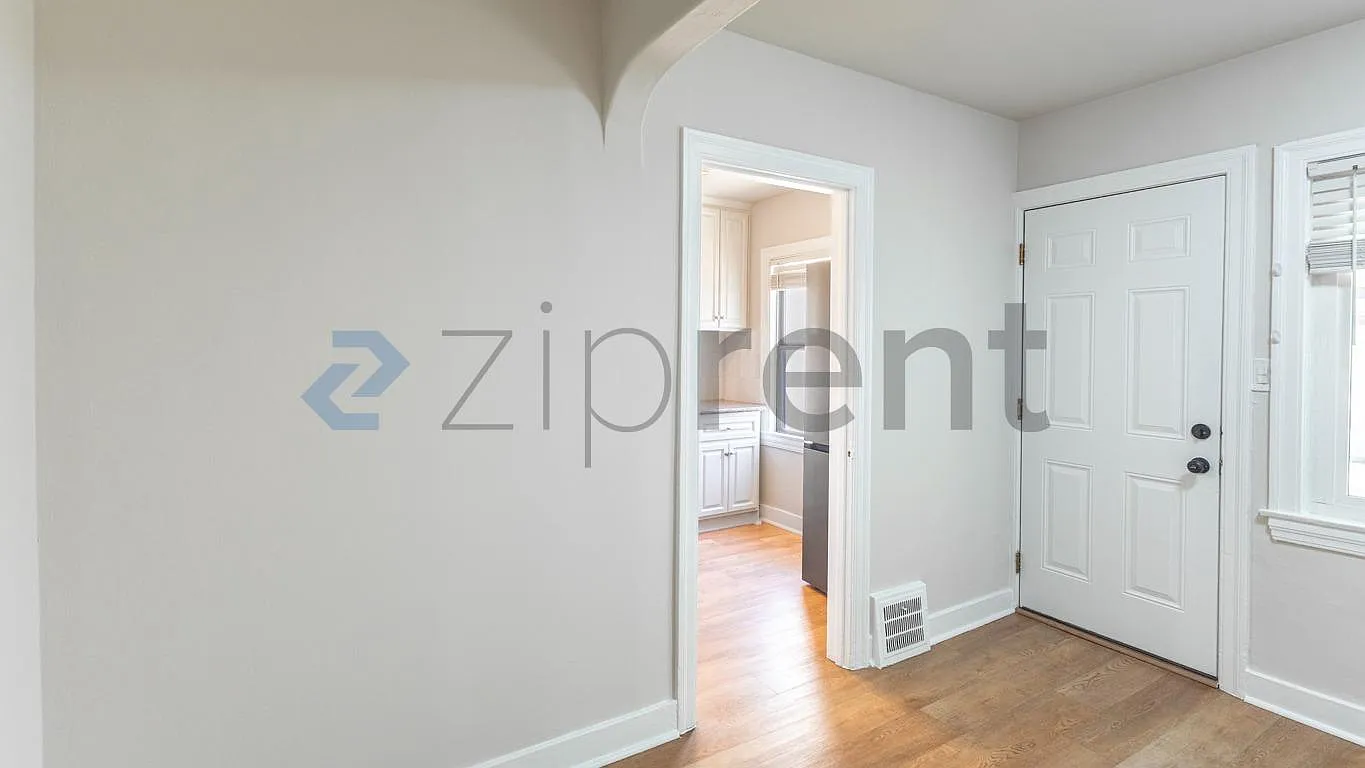1 bed, $2,258 — Photo 4