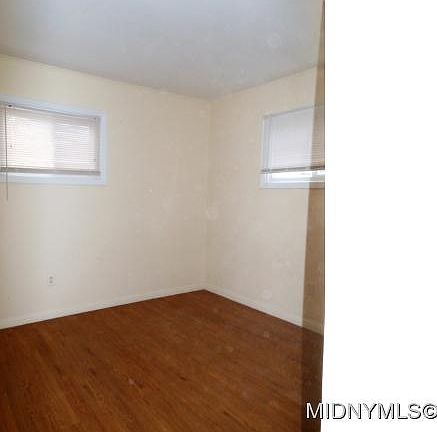 4th image of 18 Larchmont Dr