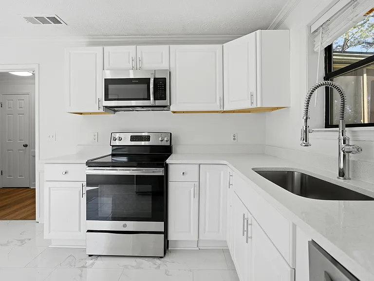 129 Sandalwood Cir — Photo 7
