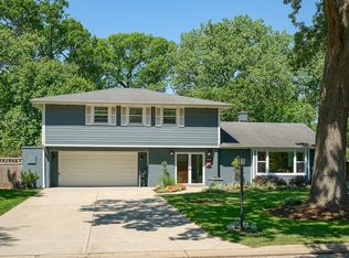 1706 Magnolia St, Glenview, IL 60025