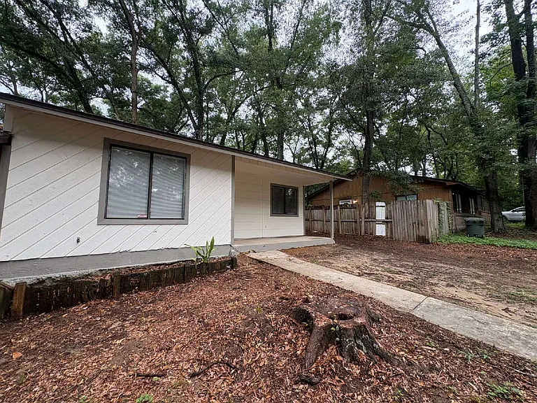 1824 Seay Ct — Photo 2