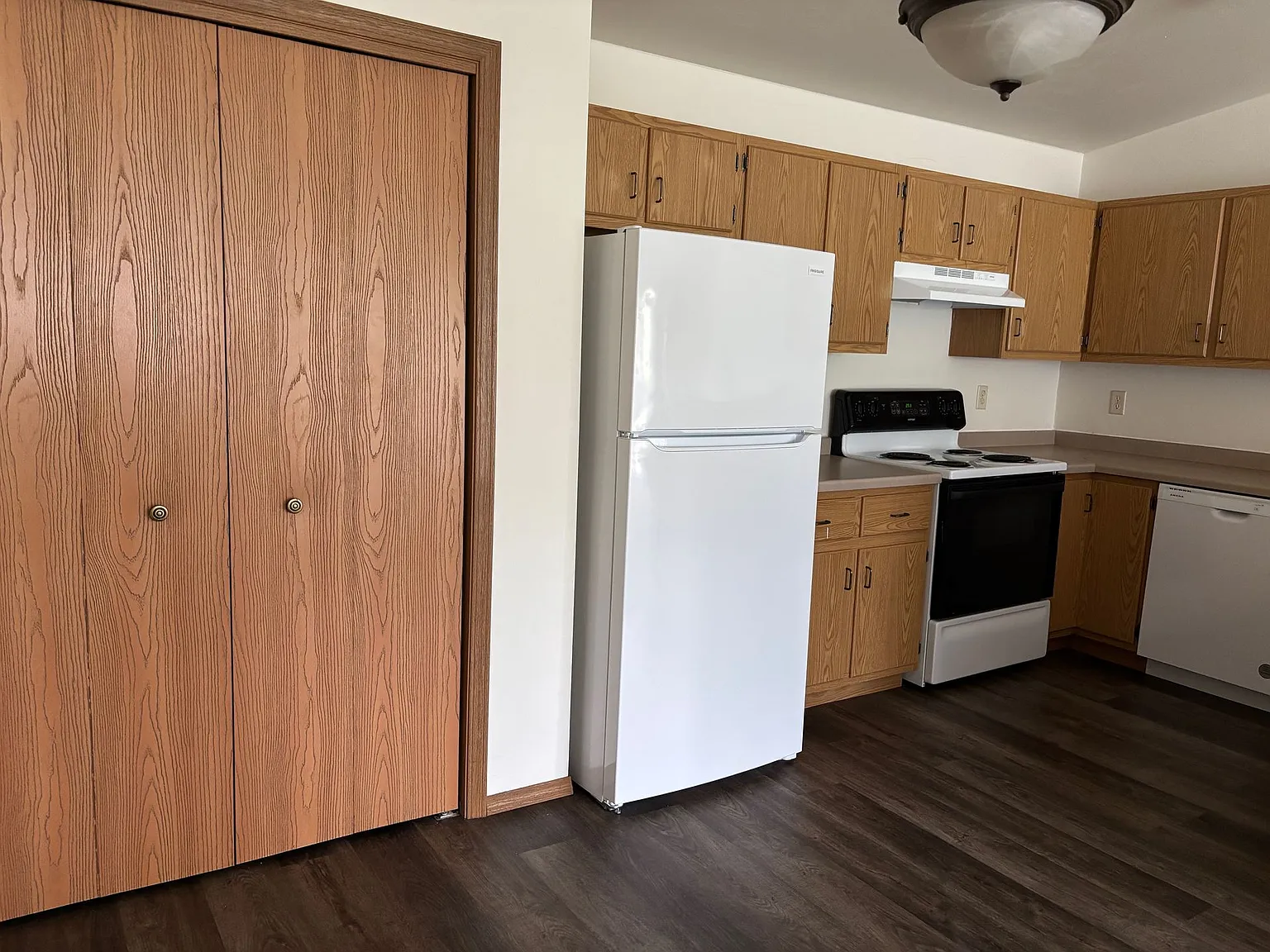 Ashbury Apartments-Appleton — Photo 3