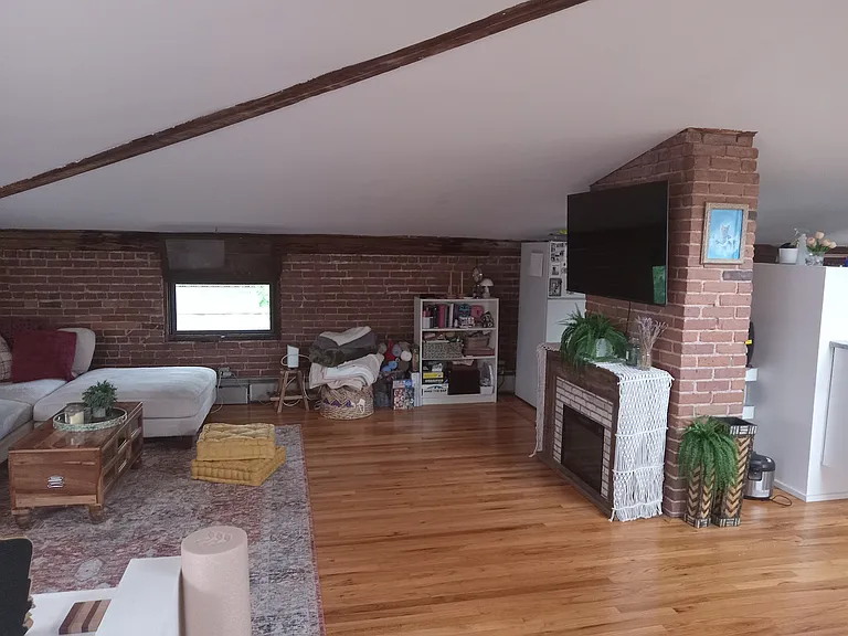 607 Chapel St — Photo 5