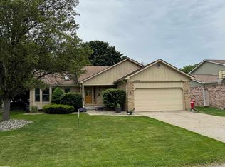 31520 Schoolcraft Ave, Fraser, MI