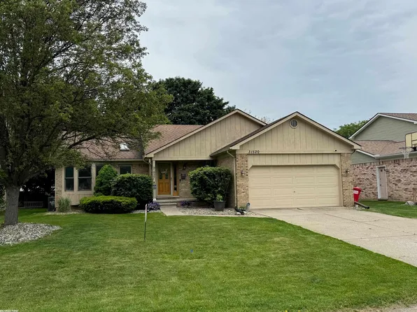 31520 Schoolcraft Ave, Fraser, MI 48026