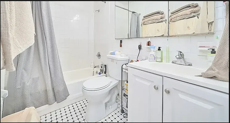 Rented by Living New York | media 13