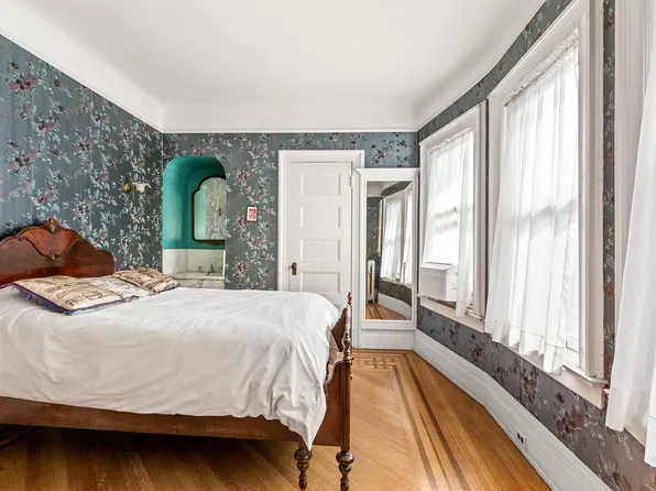 257 East 19th Street image 5 of 6