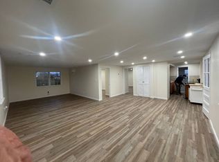 14 Smith St, Glen Cove, NY 11542