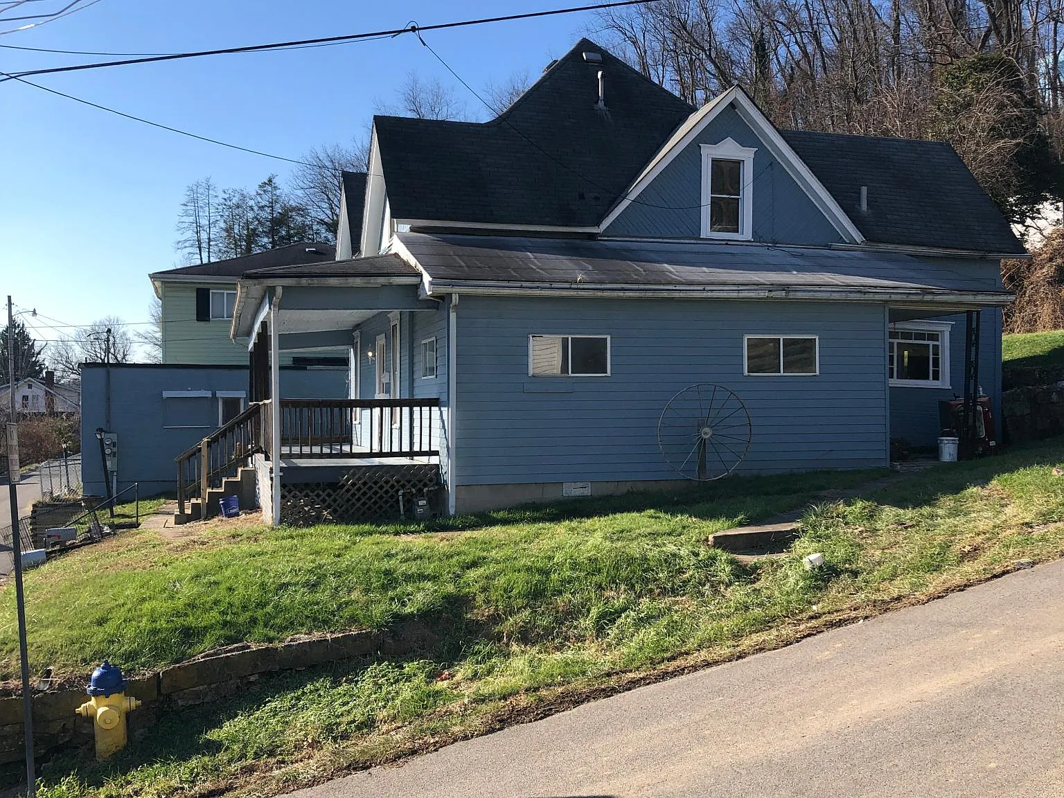 3 bed, 1100 sqft, $1,100 — Photo 2