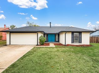 4809 Trailwood Dr, Grand Prairie, TX 75052