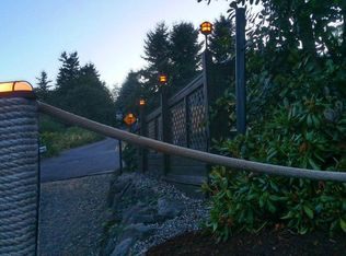 21045 Des Moines Memorial Dr S, Seattle, WA 98198