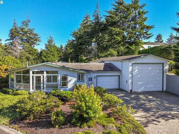 900 Lillie Circle Dr, Florence, OR 97439